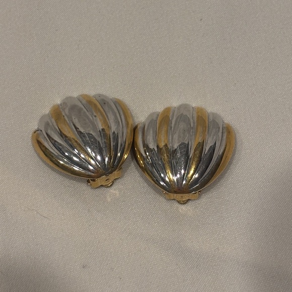 Nina Ricci Vintage Two-Toned Clip-On Shell Earrings - Picture 2 of 6